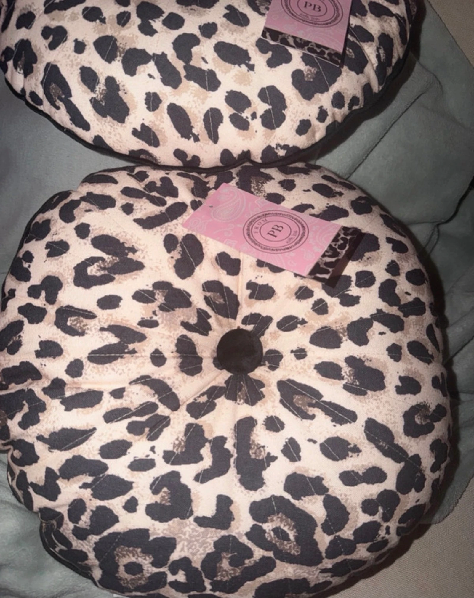 2 leopard print cushions  – photo 2